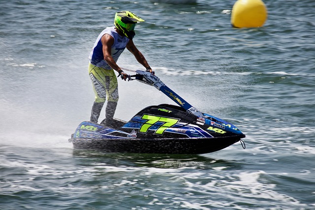 聲稱自己不 聲稱自己不